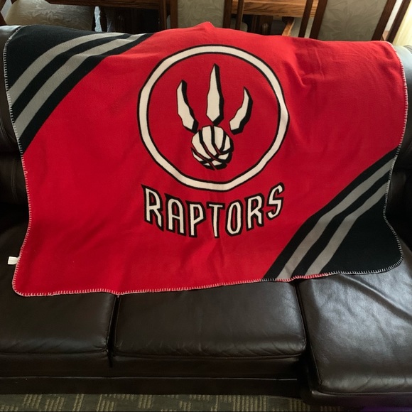 NBA Raptors Canadian Basketball Team light weight Fleece Throw blanket - Picture 3 of 7